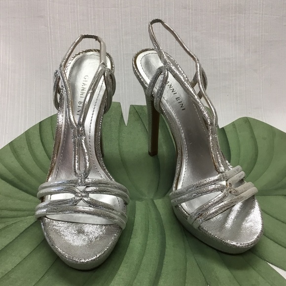 Gianni Bini Shoes - Gianni Bini Beautiful Silver Heels